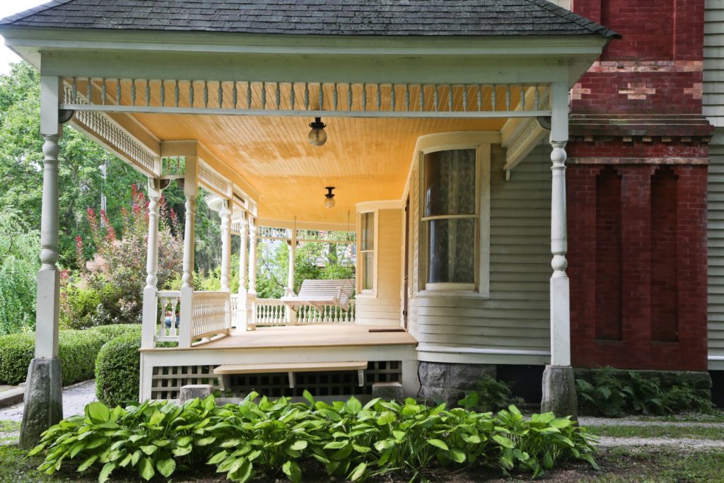 12070888_1_-_main_house_-_front_porch